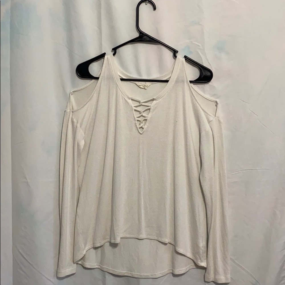 Open shoulder top